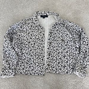 Cheetah print black and white women’s jacket.